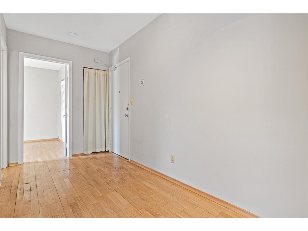 676 Ashland Avenue #1 Saint Paul MN 55104 7048604 image9