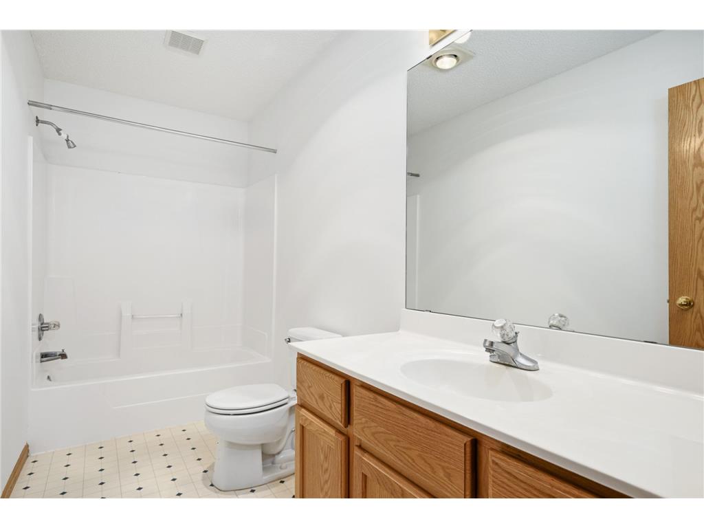 676 Falcon Ridge Road Woodbury MN 55125 7083810 image29