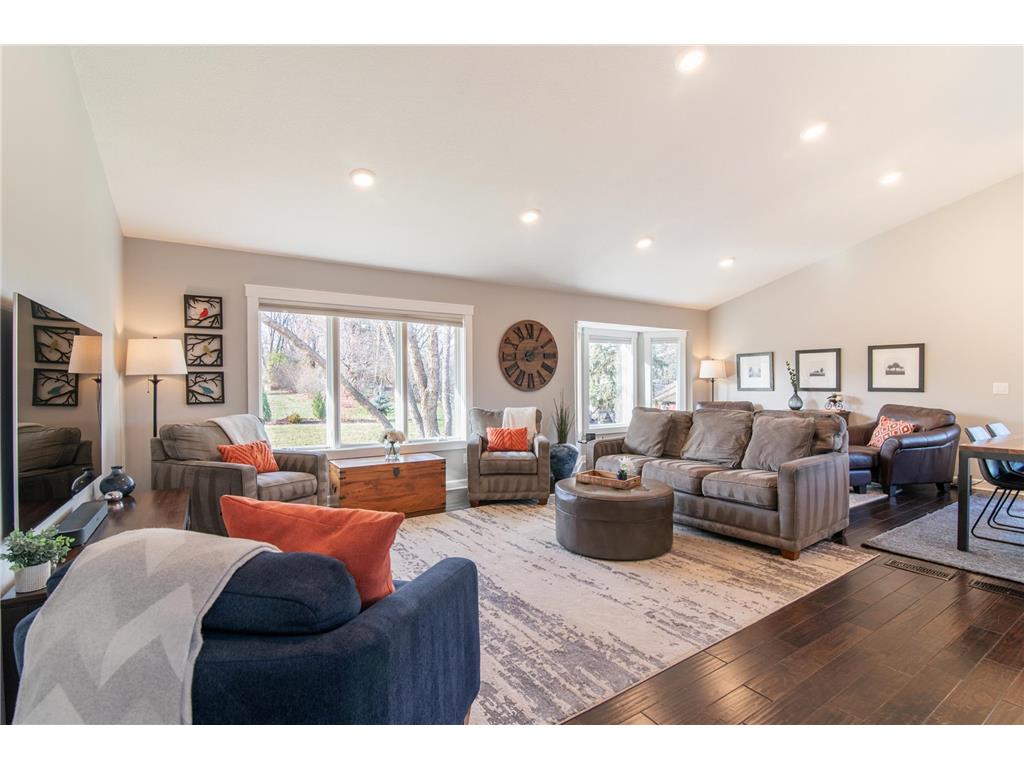 676 N Hay Lake Road Eagan MN 55123 6820687 image1