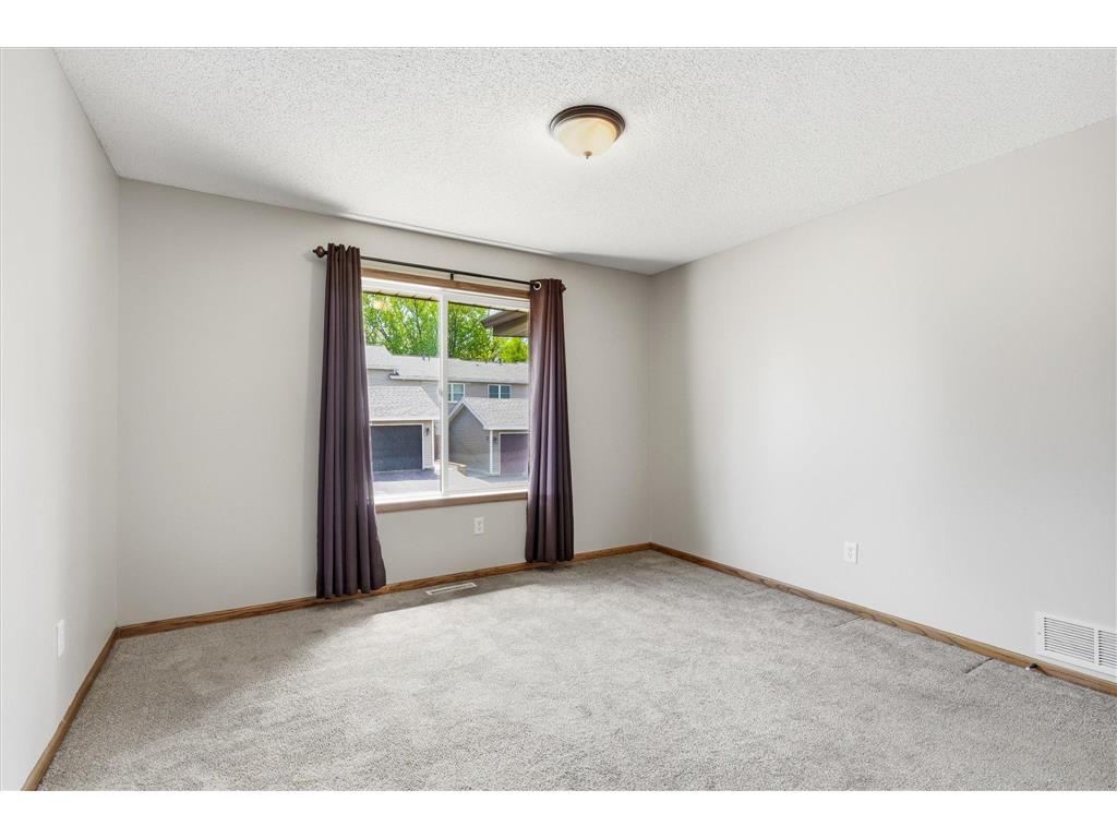6762 Gretchen Court N Oakdale MN 55128 7071240 image25