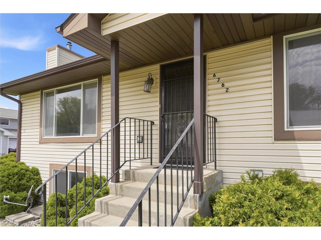 6762 Gretchen Court N Oakdale MN 55128 7071240 image3
