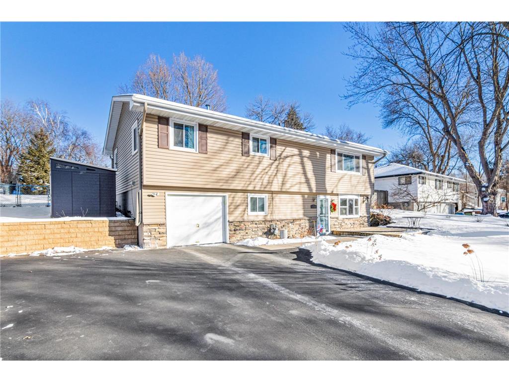 6768 Berkshire Lane N Maple Grove MN 55311 6693748 image1