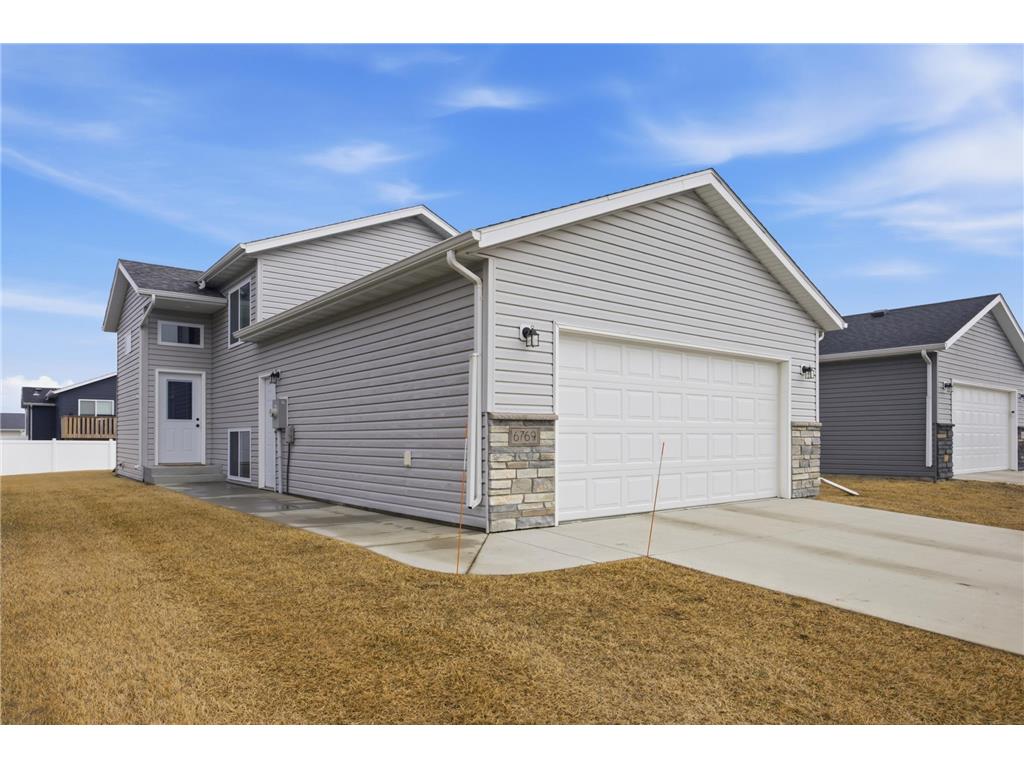 6769 70th Avenue S Horace ND 58047 7037527 image1