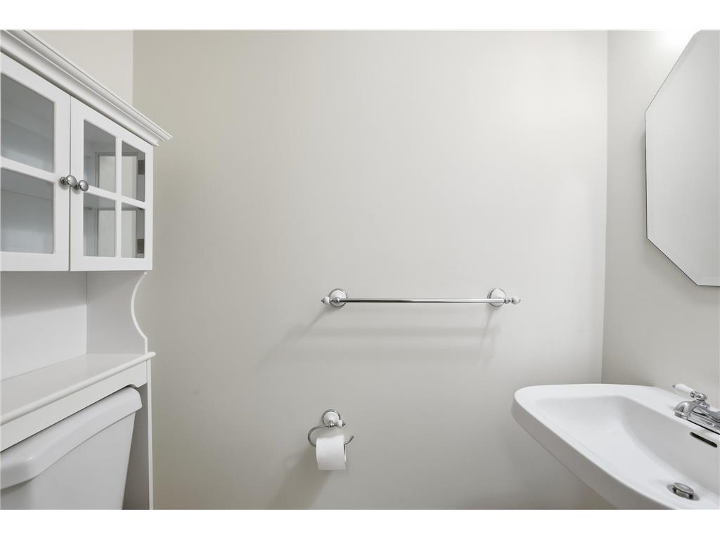 677 Mariner Way Woodbury MN 55129 6824843 image13