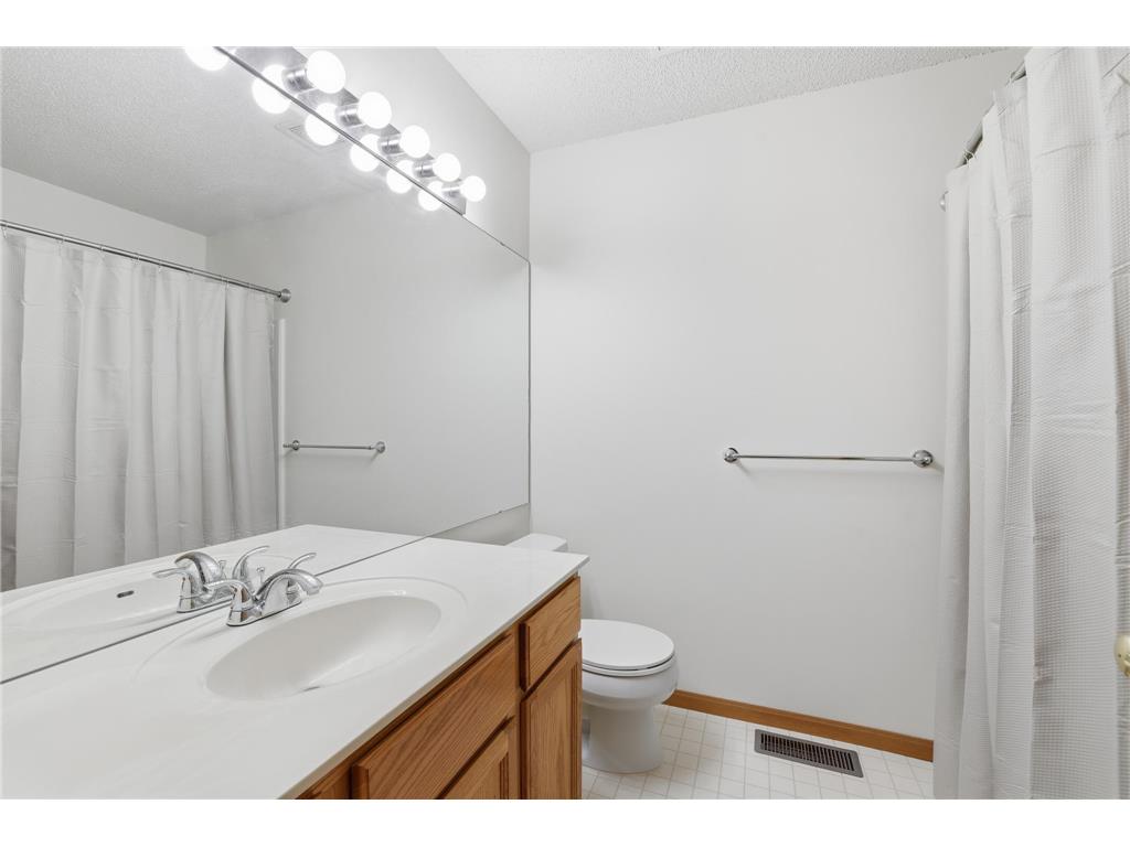 677 Mariner Way Woodbury MN 55129 6824843 image15