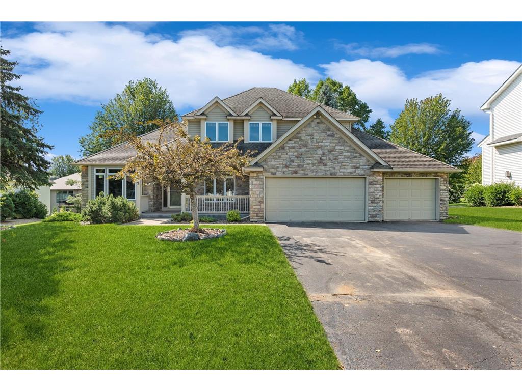 677 N Heron Circle N Oakdale MN 55128 6405795 image1
