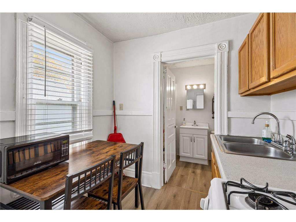 677 Sherburne Avenue Saint Paul MN 55104 7067029 image37