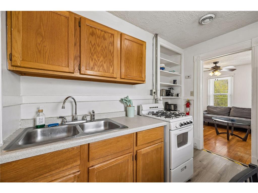 677 Sherburne Avenue Saint Paul MN 55104 7067029 image39
