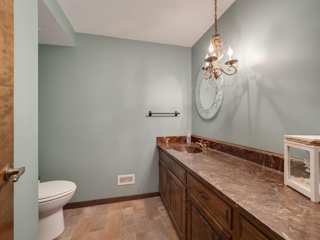 6777 W 82nd Street Bloomington MN 55438 7059527 image17