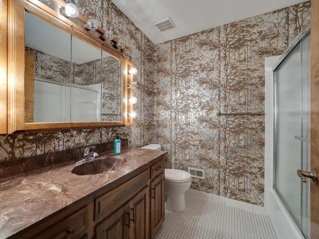 6777 W 82nd Street Bloomington MN 55438 7059527 image25