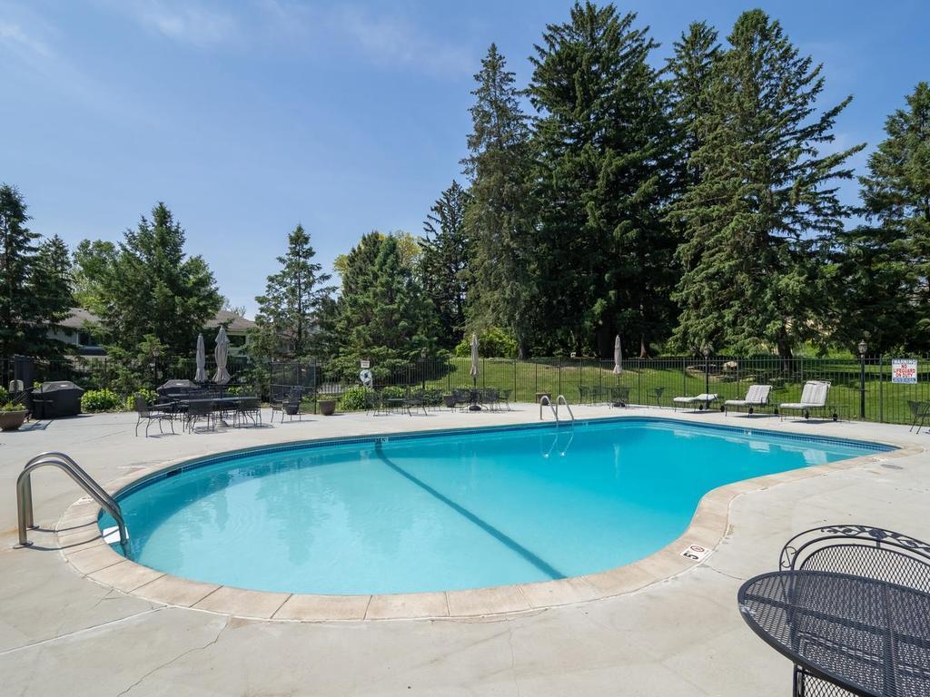 6777 W 82nd Street Bloomington MN 55438 7059527 image52