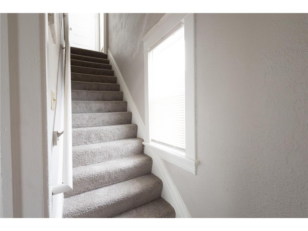 678 Hawthorne Avenue E Saint Paul MN 55106 7036507 image11