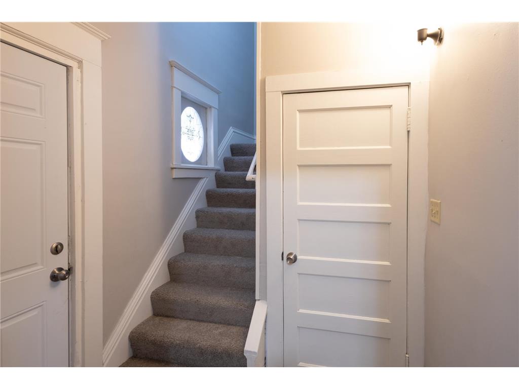 678 Hawthorne Avenue E Saint Paul MN 55106 7036507 image2