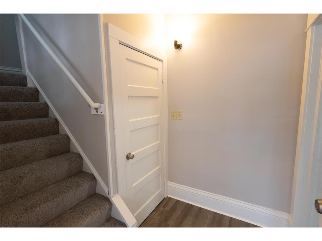 678 Hawthorne Avenue E Saint Paul MN 55106 7036507 image3