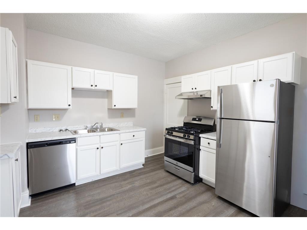 678 Hawthorne Avenue E Saint Paul MN 55106 7036507 image4