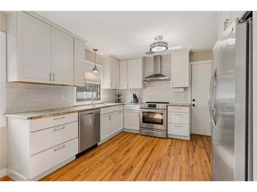 6785 E River Road Fridley MN 55432 - Locke 7085448 image1
