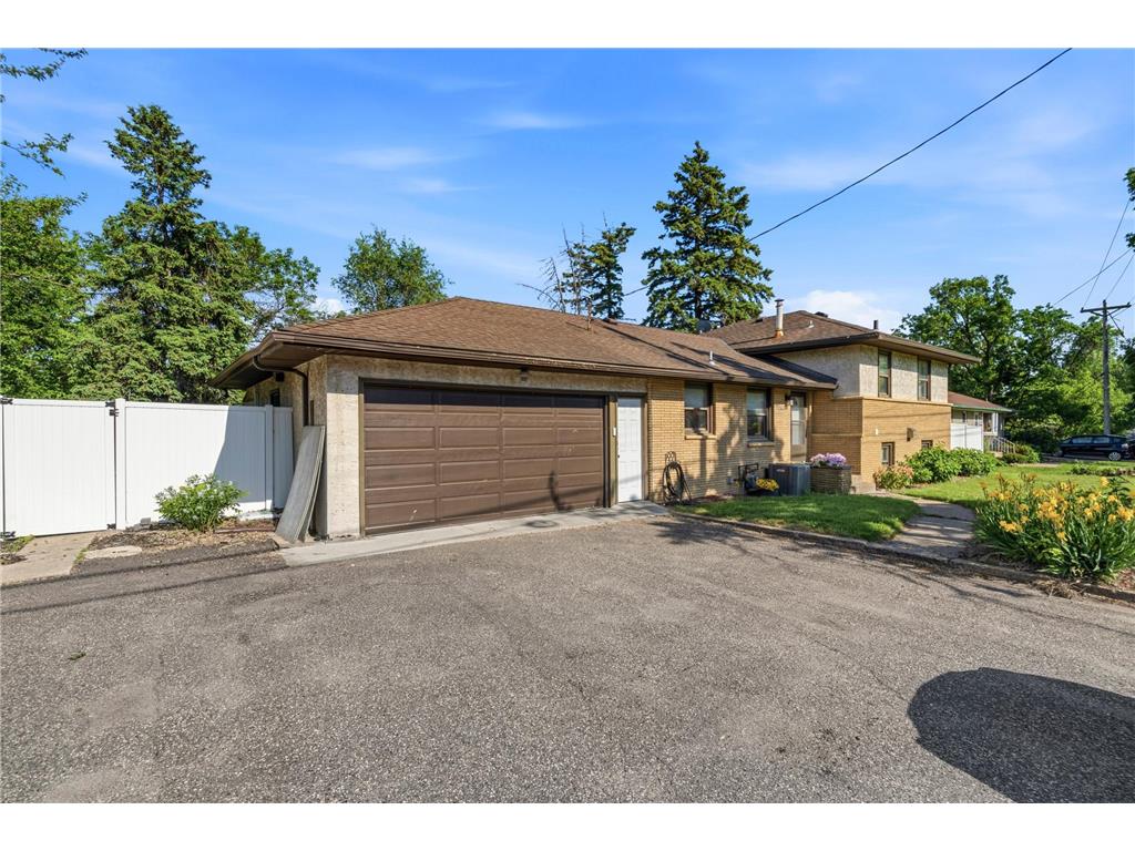 6785 E River Road Fridley MN 55432 - Locke 7085448 image10