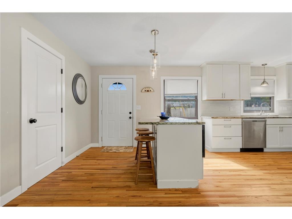 6785 E River Road Fridley MN 55432 - Locke 7085448 image2