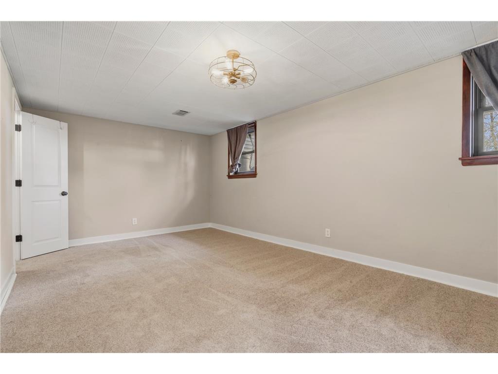 6785 E River Road Fridley MN 55432 - Locke 7085448 image20