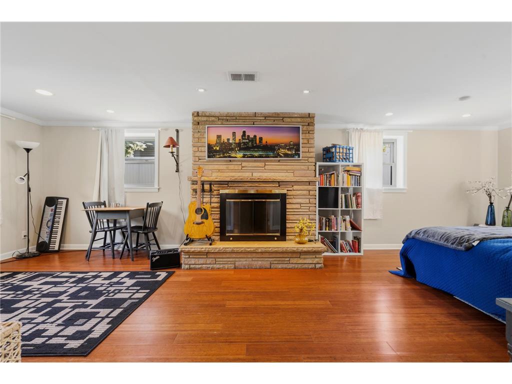 6785 E River Road Fridley MN 55432 - Locke 7085448 image39