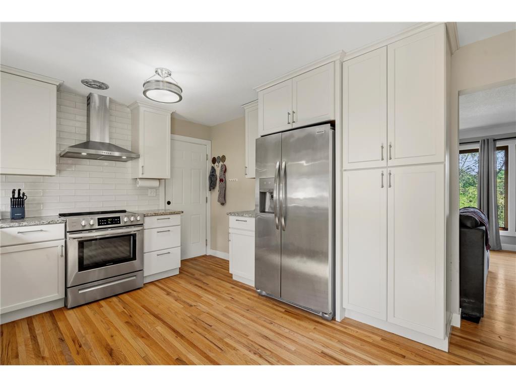 6785 E River Road Fridley MN 55432 - Locke 7085448 image4