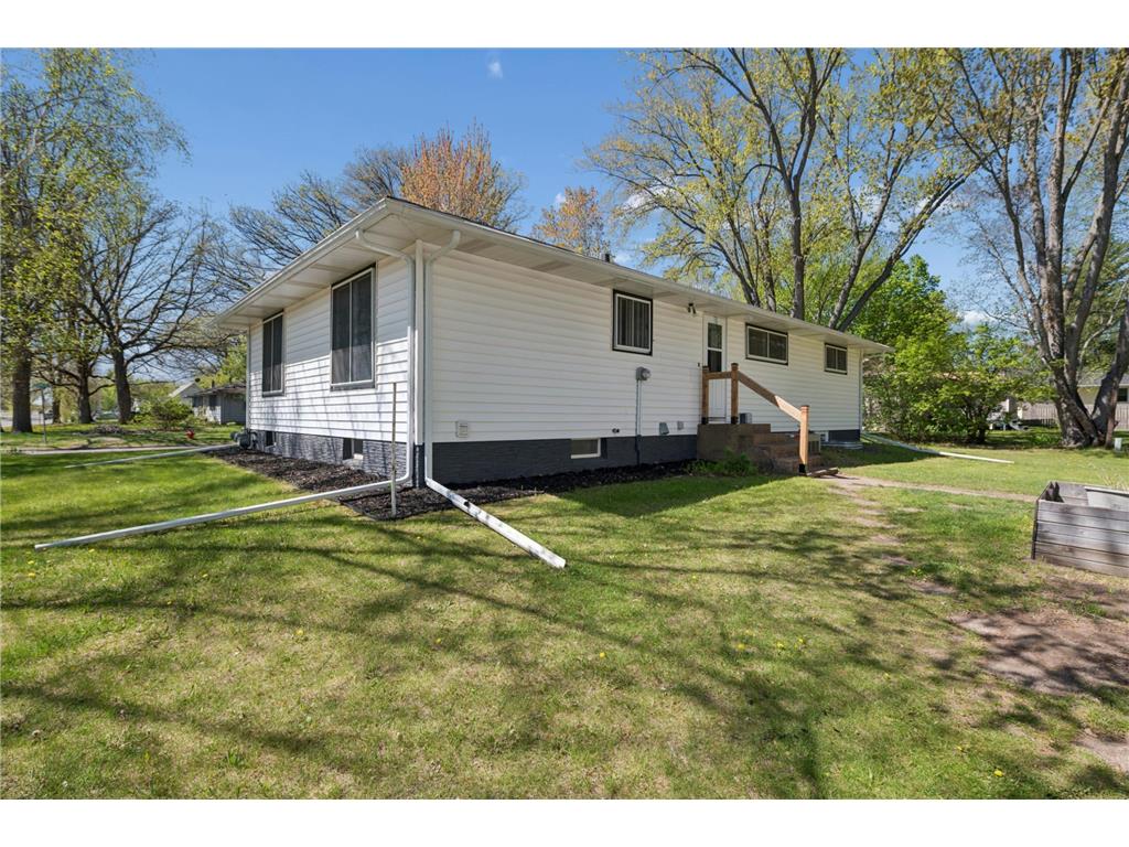 6788 Cedar Street North Branch MN 55056 7072588 image24