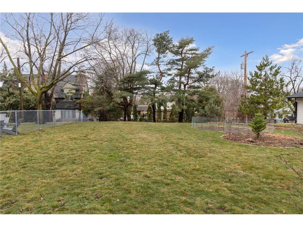 679 Howell Avenue Saint Paul MN 55116 6510613 image1