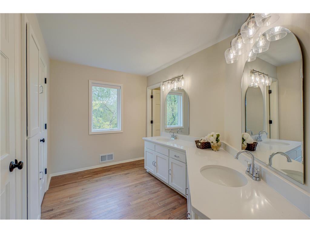 679 Marie Avenue W Mendota Heights MN 55118 6635267 image16