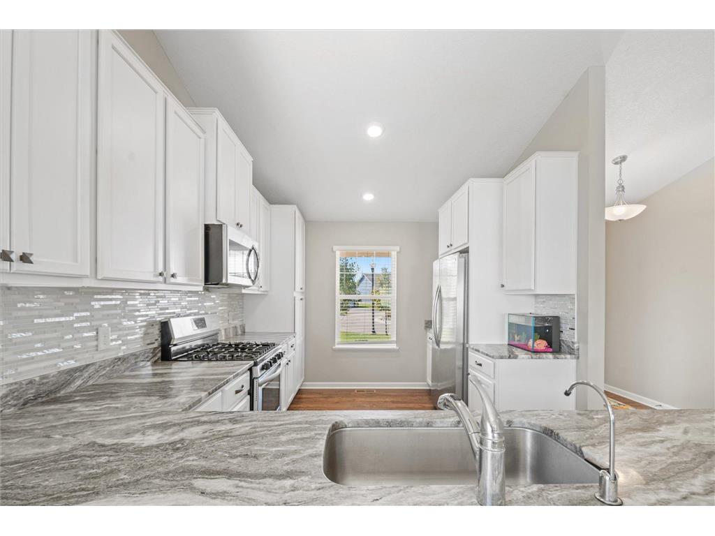 6795 Jarvis S Cottage Grove MN 55016 6601017 image1