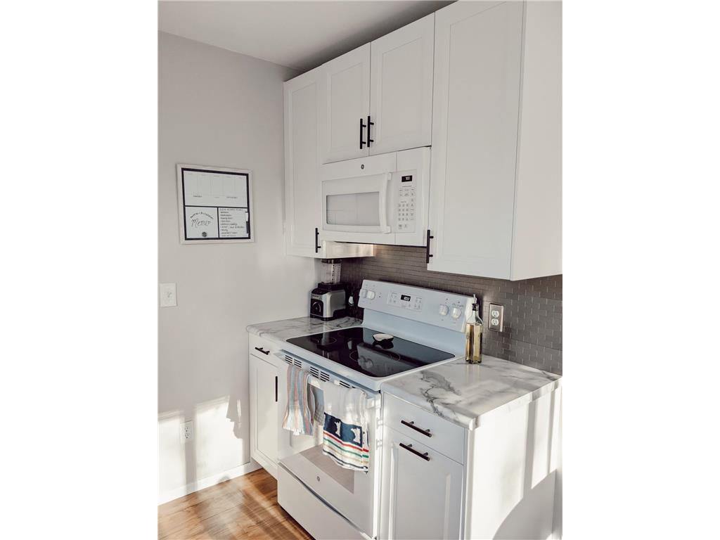 680 Juno Avenue Saint Paul MN 55102 7059511 image15