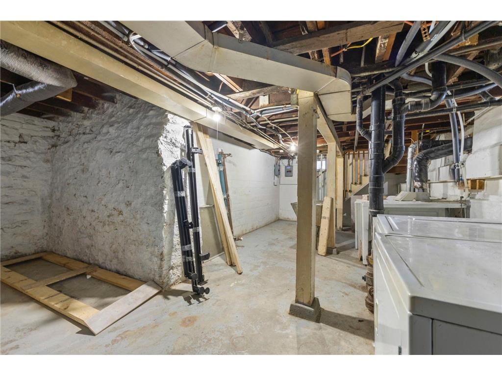 680 Lawson Avenue E Saint Paul MN 55106 7044475 image38