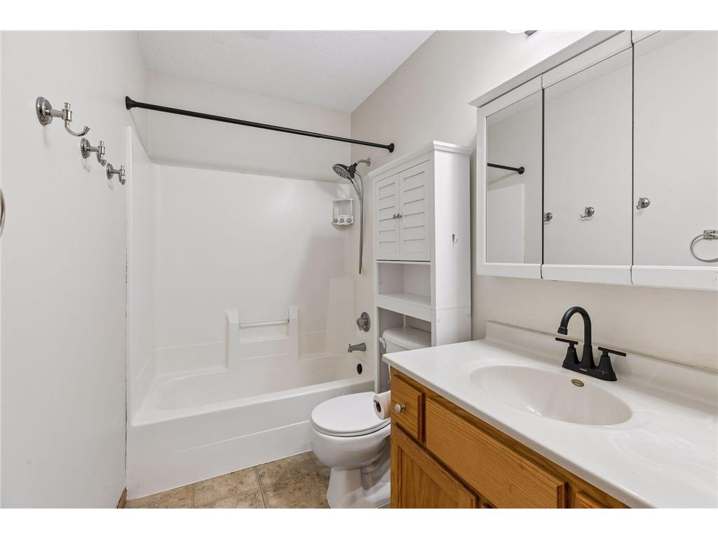 680 Lois Lane Lino Lakes MN 55014 7085729 image27