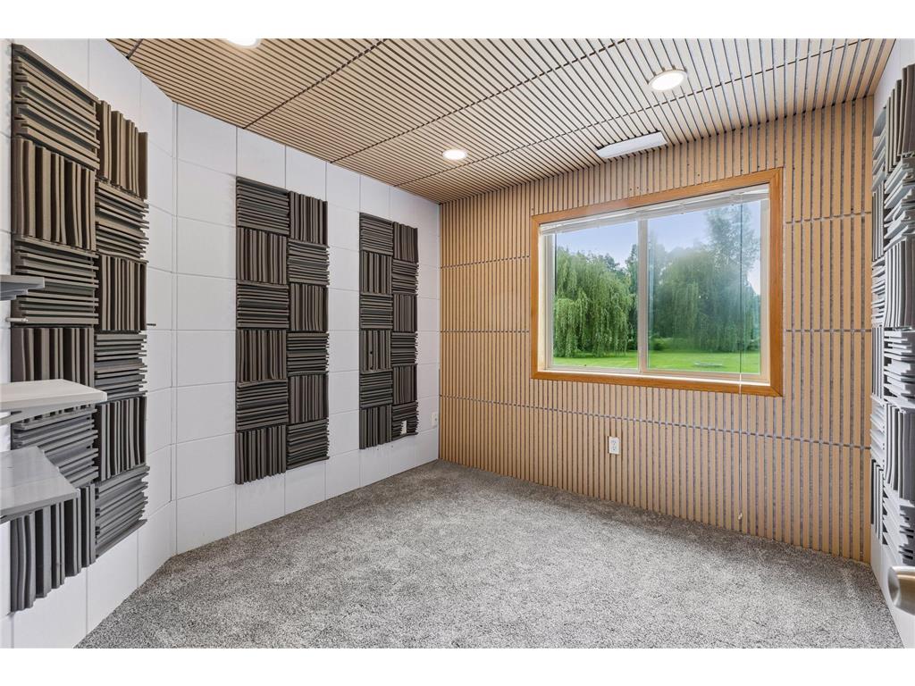 680 Lois Lane Lino Lakes MN 55014 7085729 image32