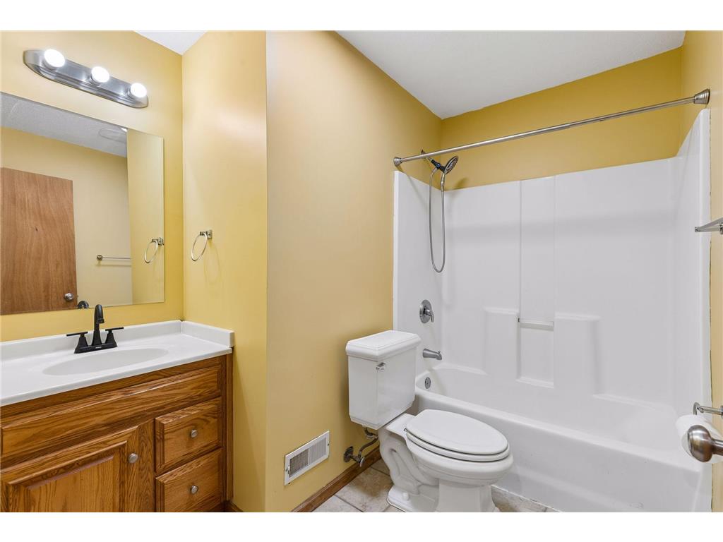 680 Lois Lane Lino Lakes MN 55014 7085729 image37