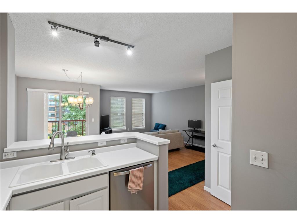 680 N 2nd Street #403 Minneapolis MN 55401 6825406 image8