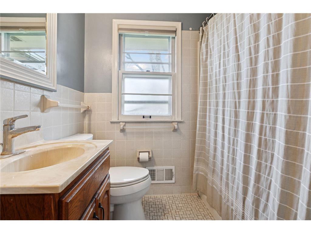 6800 68th Avenue N Brooklyn Park MN 55428 6813382 image21