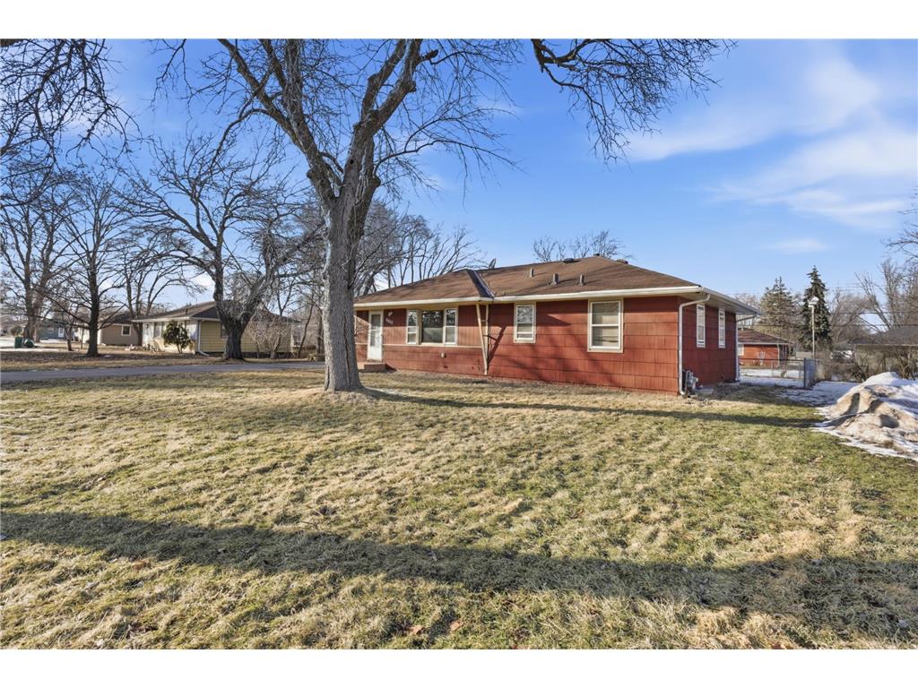 6800 68th Avenue N Brooklyn Park MN 55428 7025470 image2