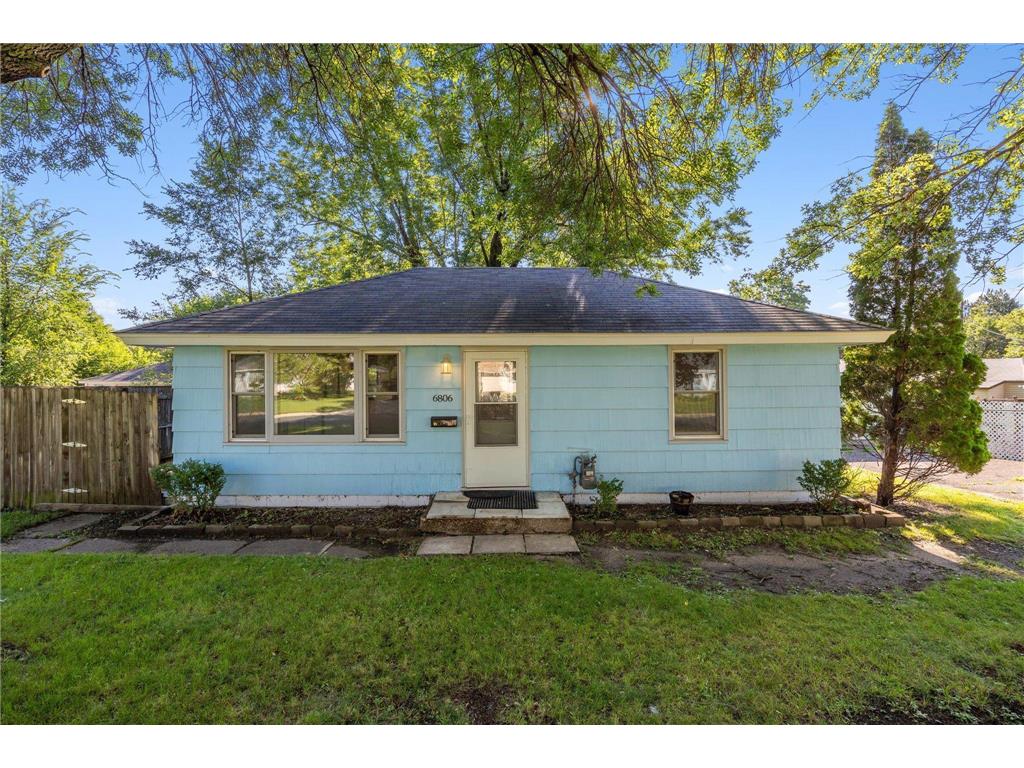 6806 Perry Avenue N Brooklyn Center MN 55429 6583769 image1