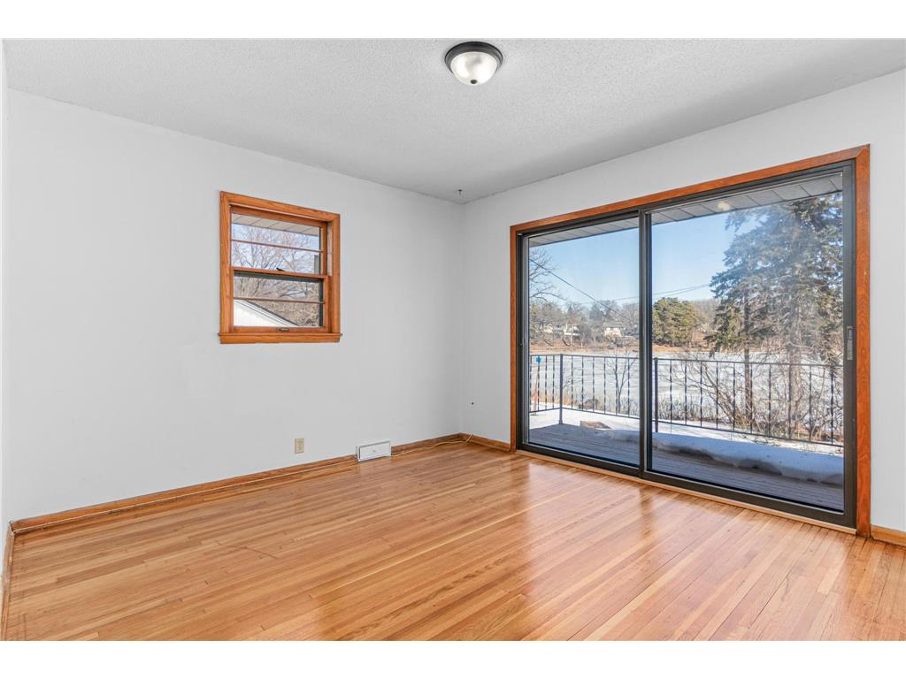 6807 Hickory Street NE Fridley MN 55432 - Locke 7019777 image13