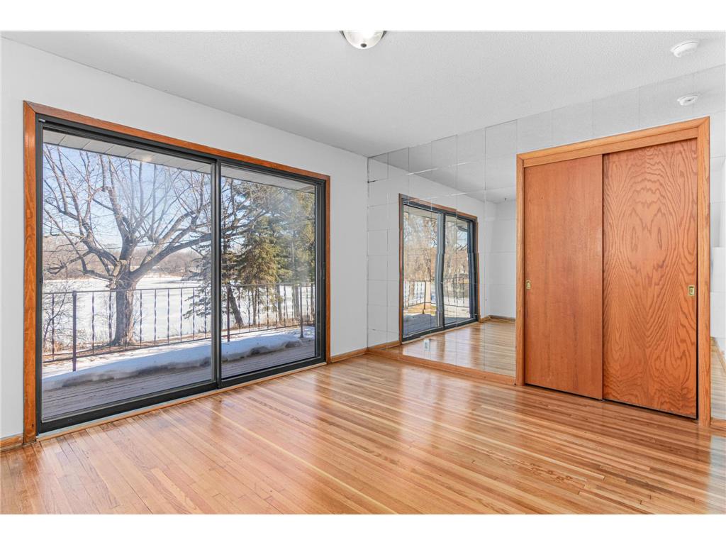 6807 Hickory Street NE Fridley MN 55432 - Locke 7019777 image14