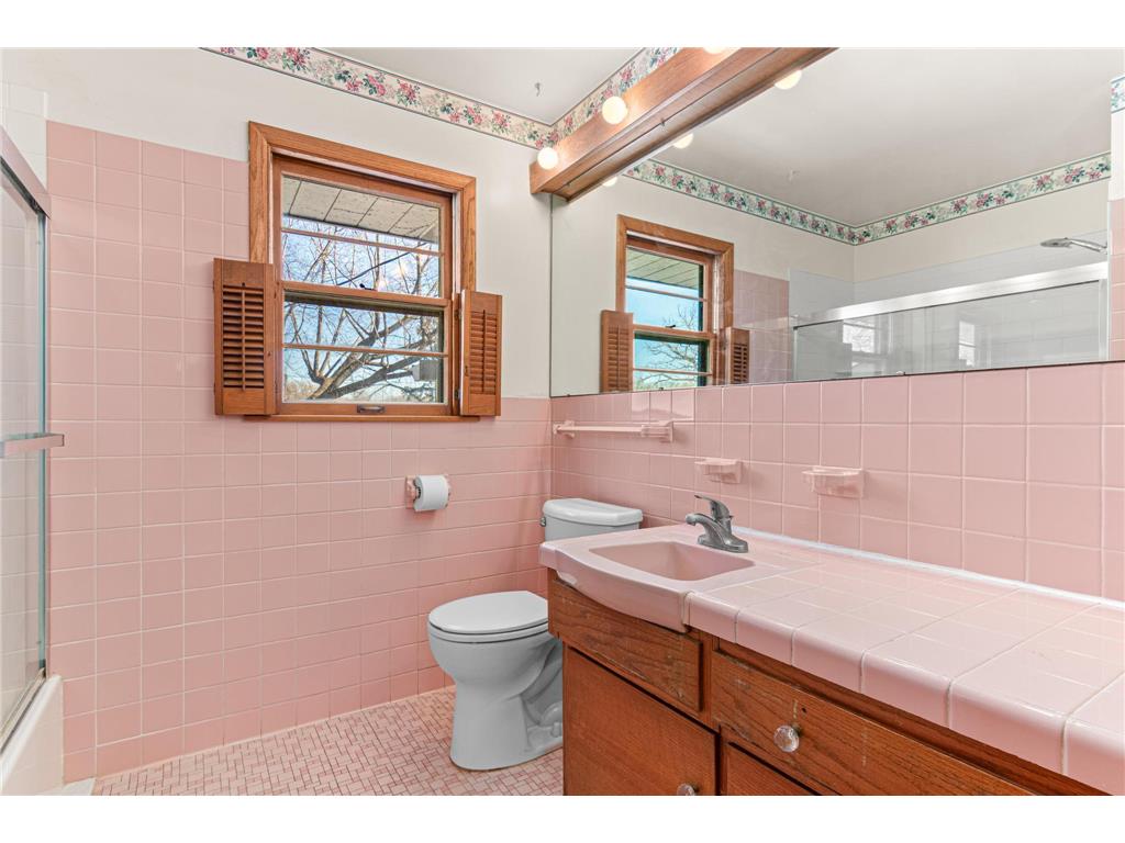 6807 Hickory Street NE Fridley MN 55432 - Locke 7019777 image15