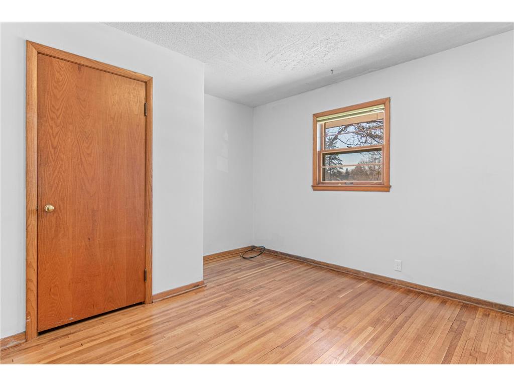 6807 Hickory Street NE Fridley MN 55432 - Locke 7019777 image16