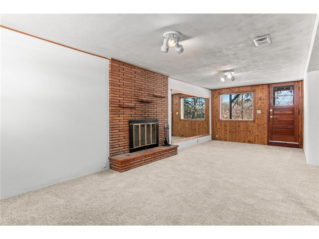 6807 Hickory Street NE Fridley MN 55432 - Locke 7019777 image23