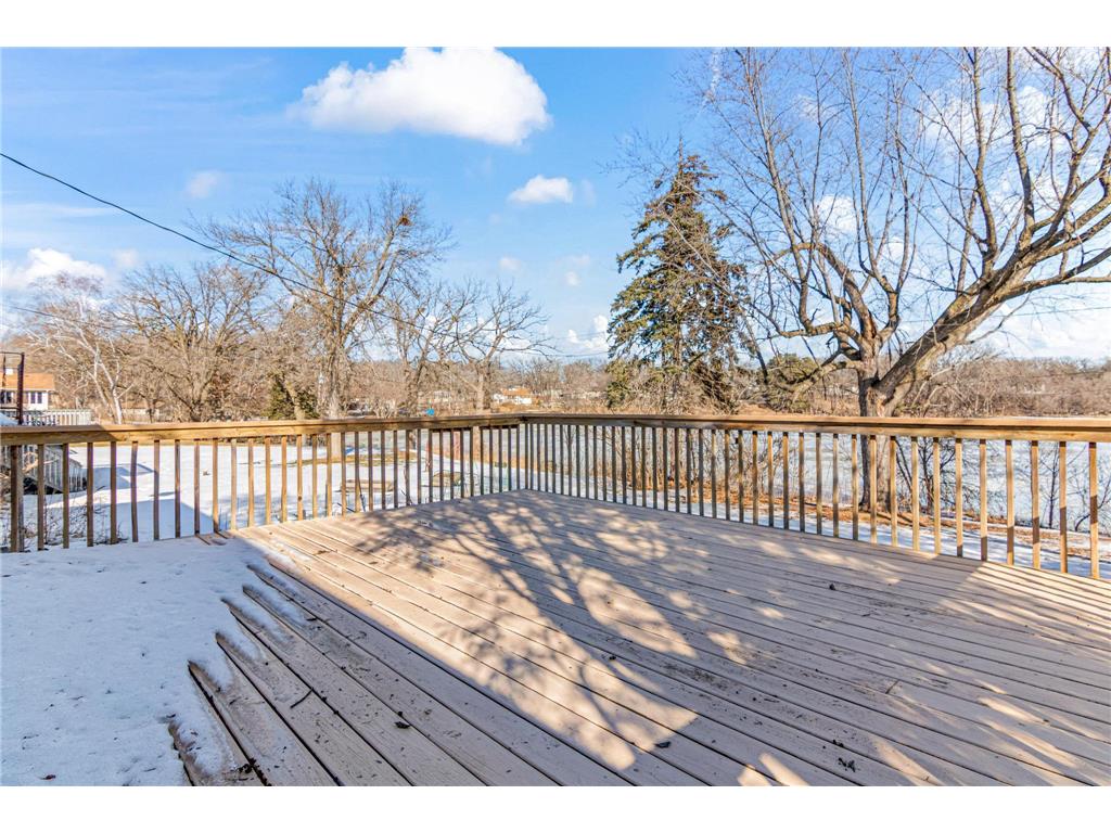 6807 Hickory Street NE Fridley MN 55432 - Locke 7019777 image4