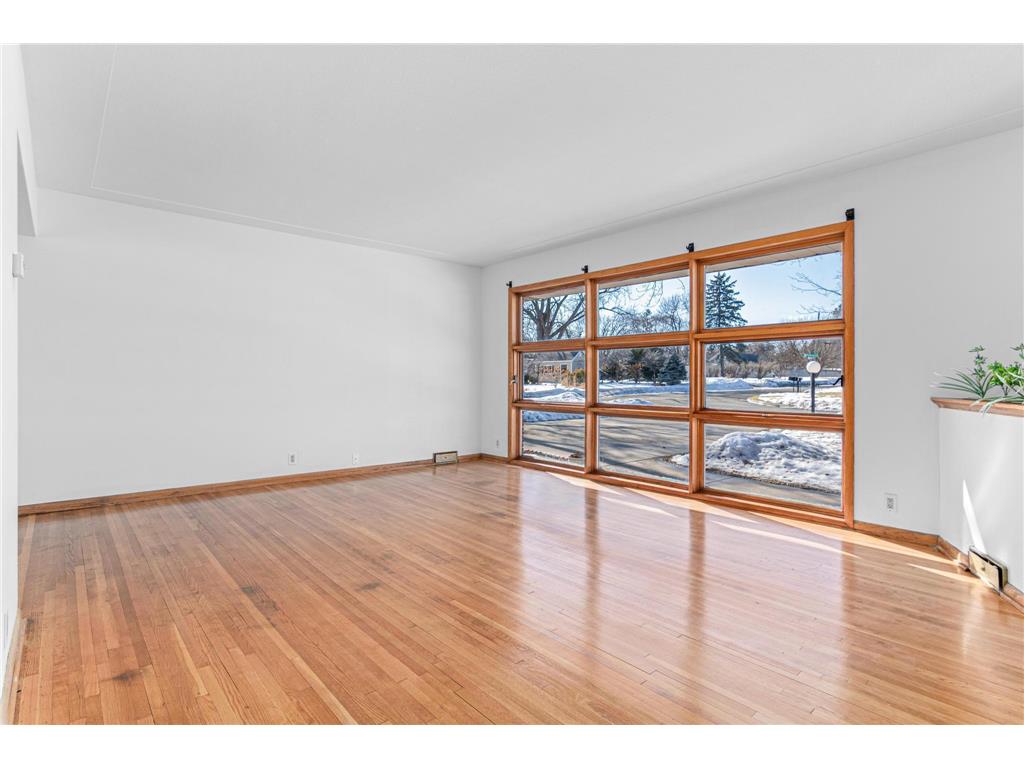 6807 Hickory Street NE Fridley MN 55432 - Locke 7019777 image8