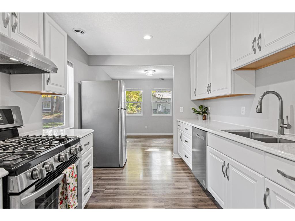 681 Glencoe Street NE Fridley MN 55432 6807228 image11