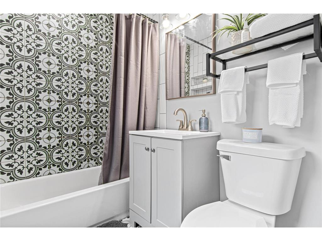 681 Glencoe Street NE Fridley MN 55432 6807228 image30