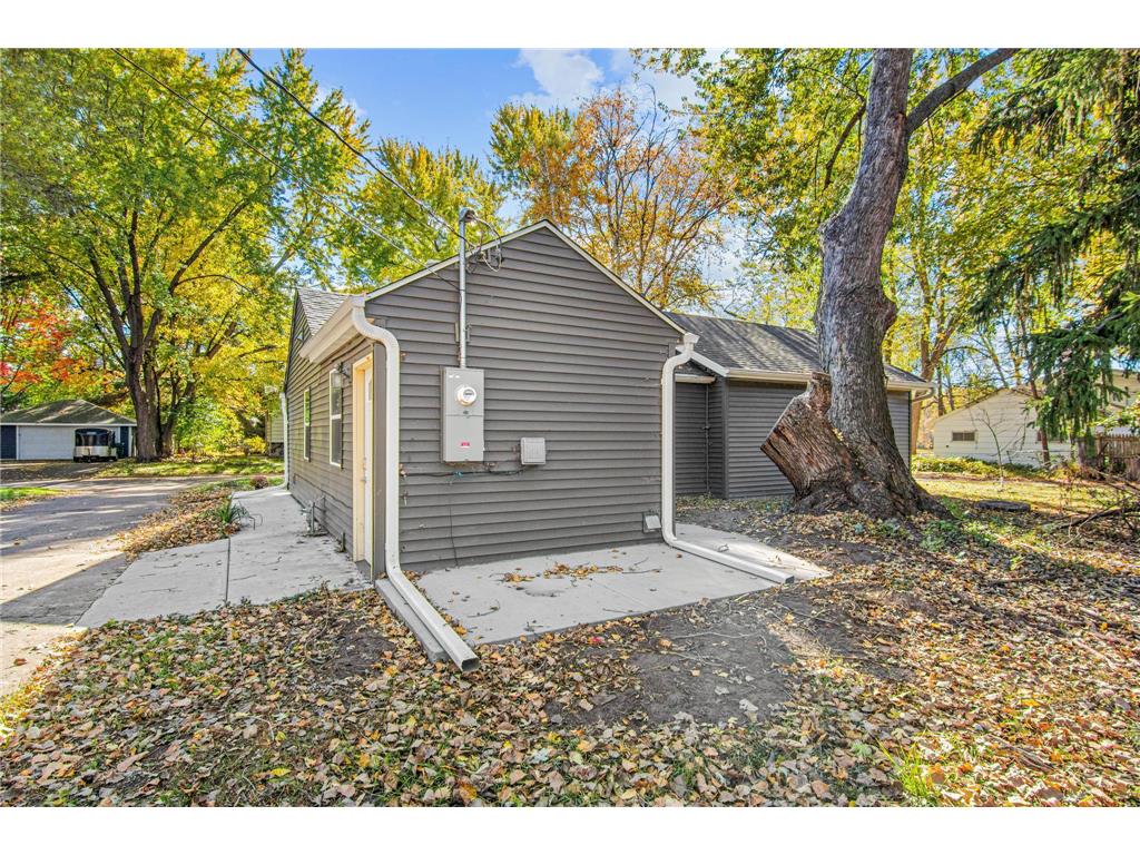 681 Glencoe Street NE Fridley MN 55432 6807228 image38