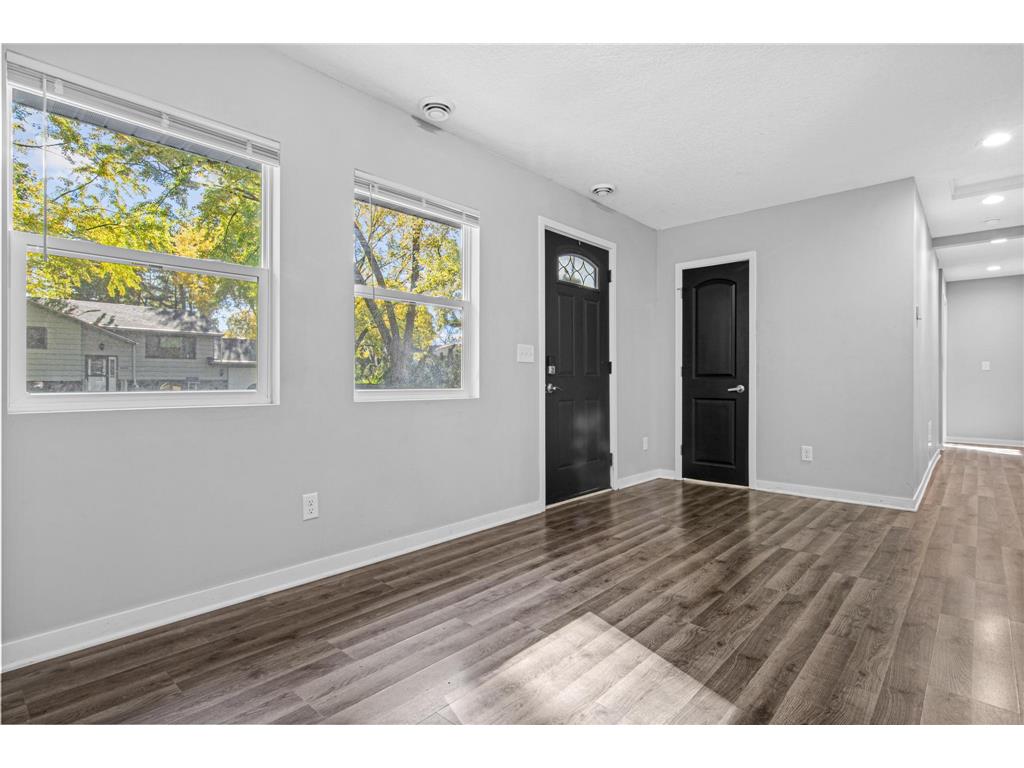 681 Glencoe Street NE Fridley MN 55432 6807228 image6