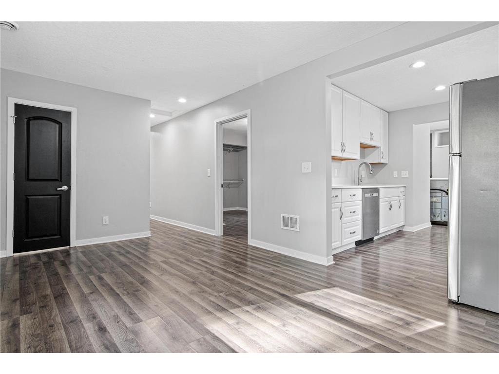 681 Glencoe Street NE Fridley MN 55432 6807228 image7